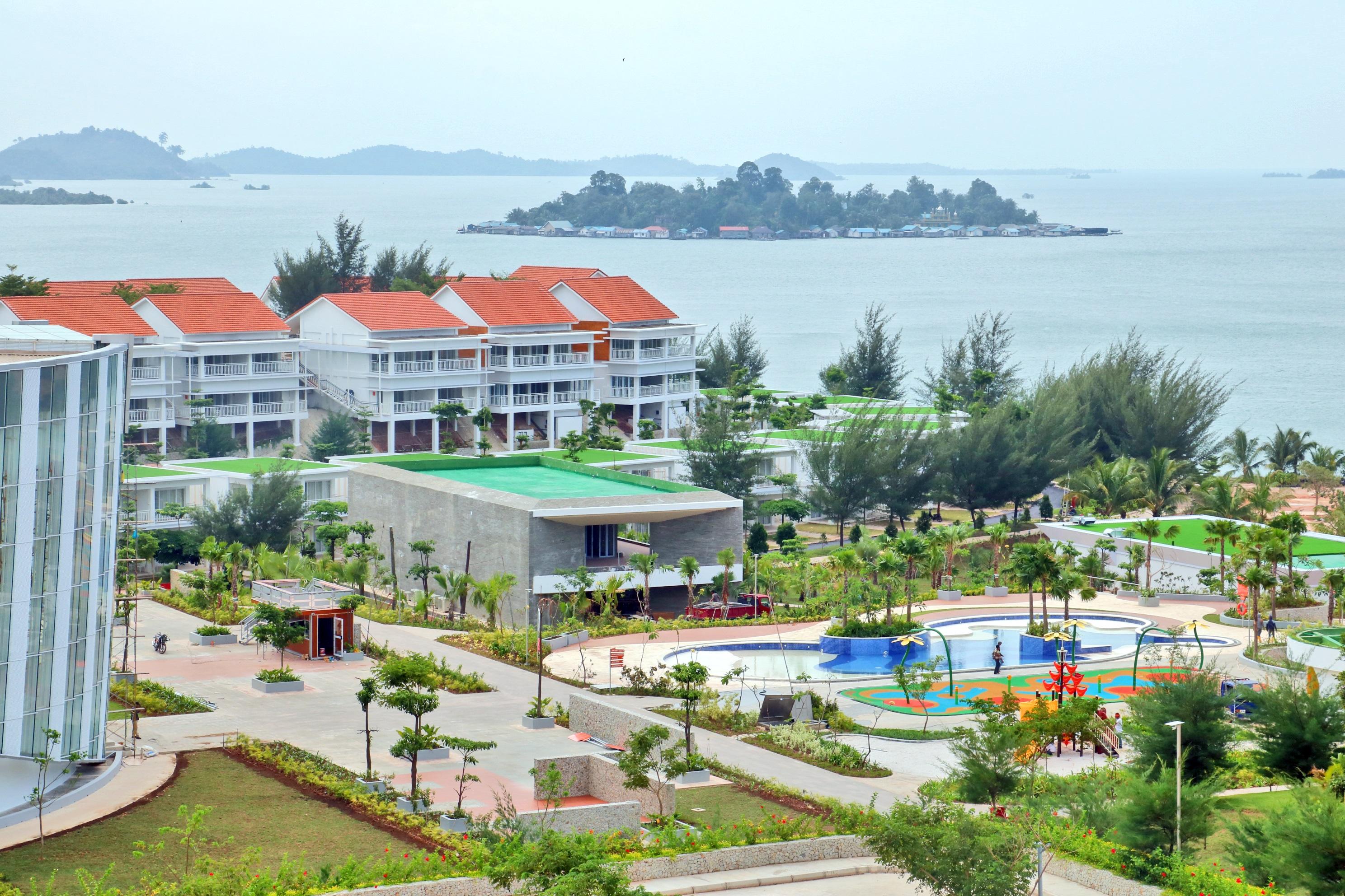 Harris Resort Barelang Batam Sagulung Exterior photo