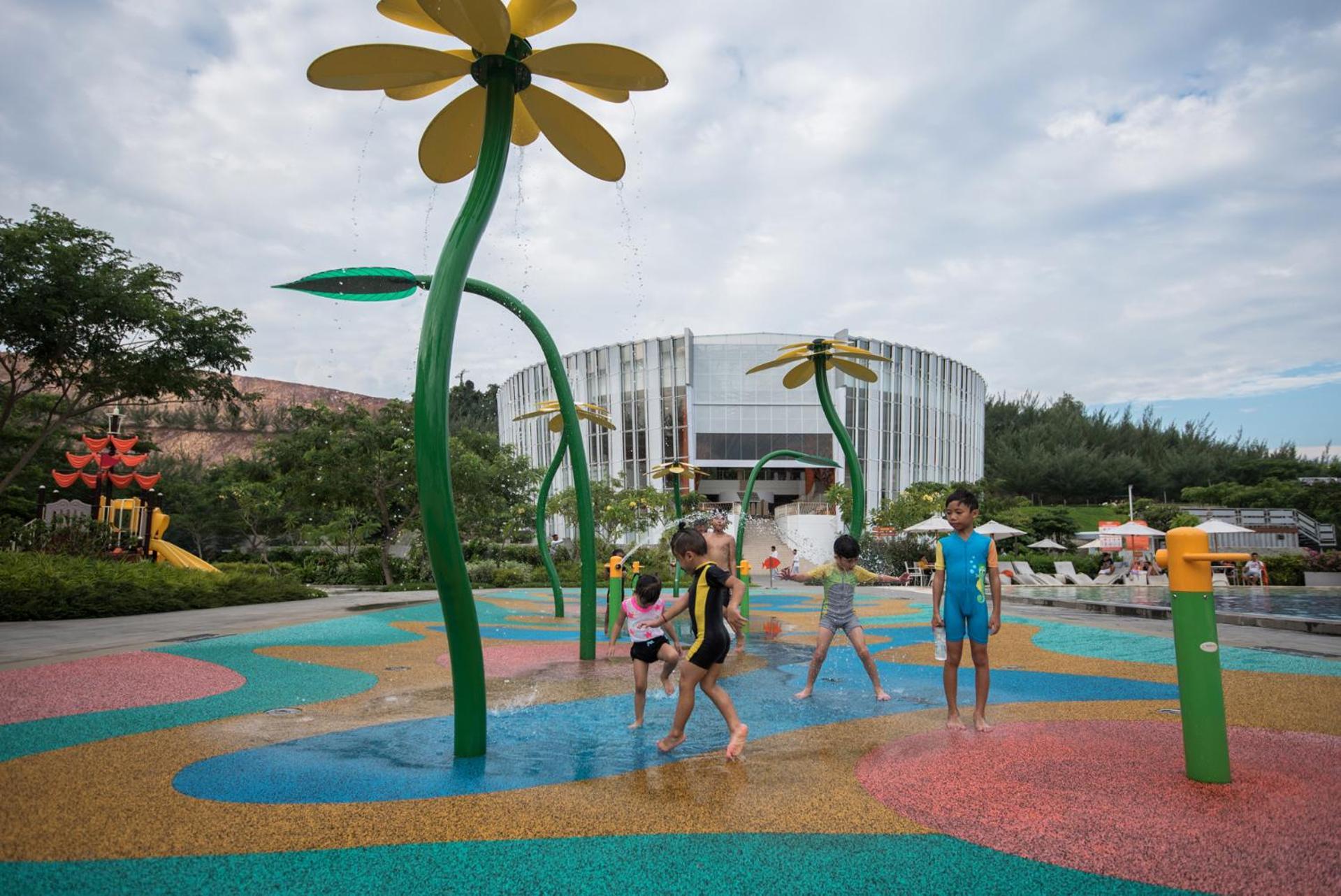 Harris Resort Barelang Batam Sagulung Exterior photo