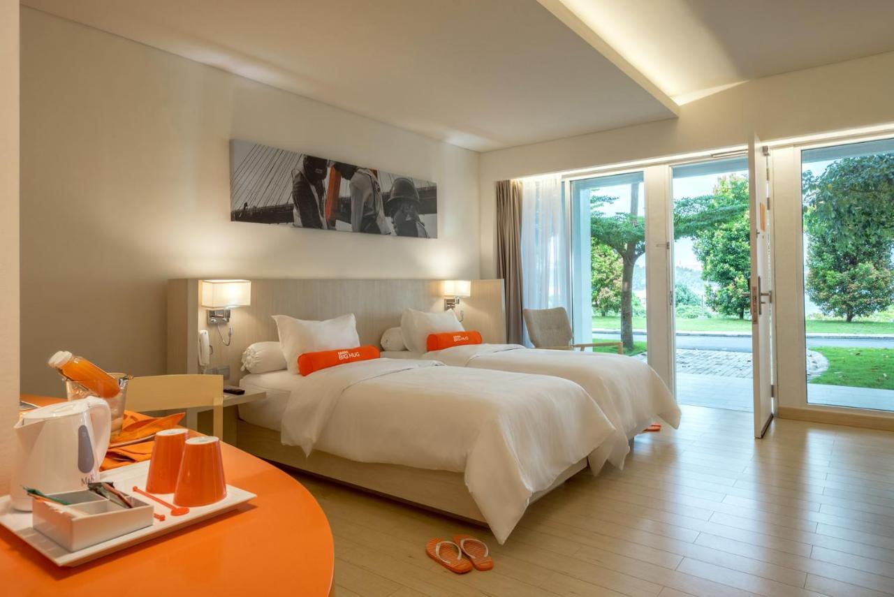Harris Resort Barelang Batam Sagulung Exterior photo